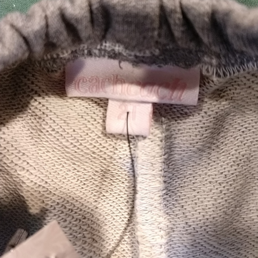 CachCach cape and pants - Picture 4 of 5